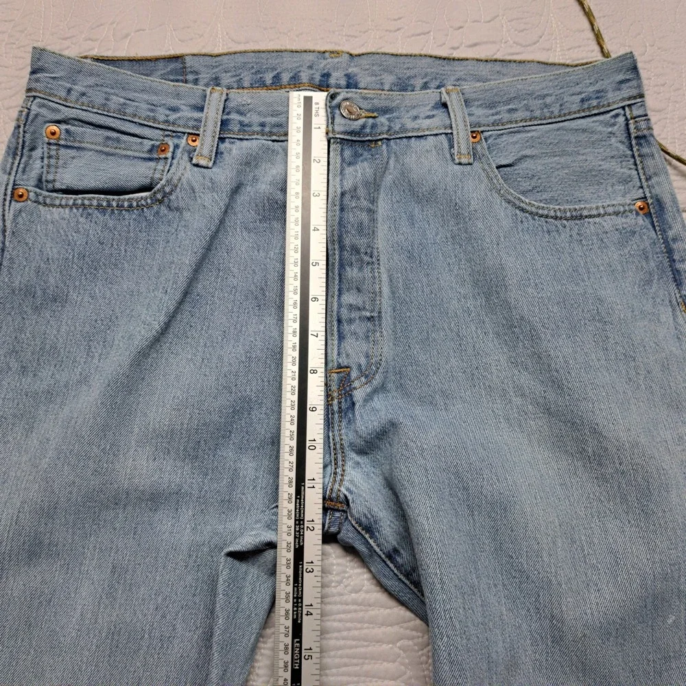 Levi's 501 Original Fit Jeans Mens 36x32 Light Wash Blue Excellent Button Fly